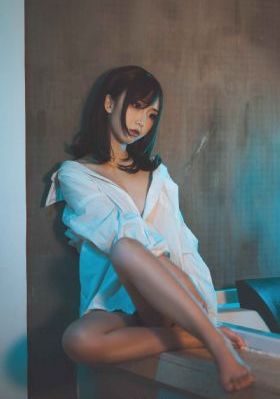 动漫人物肚子疼视频_国语版中文版